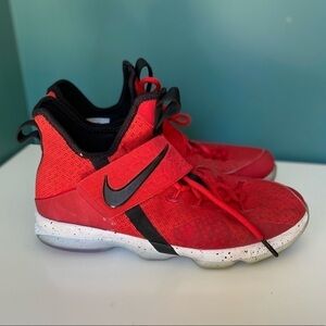 NIKE Lebron XIV GS 859468 600 University Red/ Black - White Youth 6 Womens 7.5